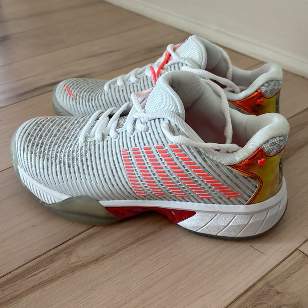 K-Swiss hypercourt tennis shoes - size 8.5